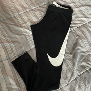 Never worn Nike leggings